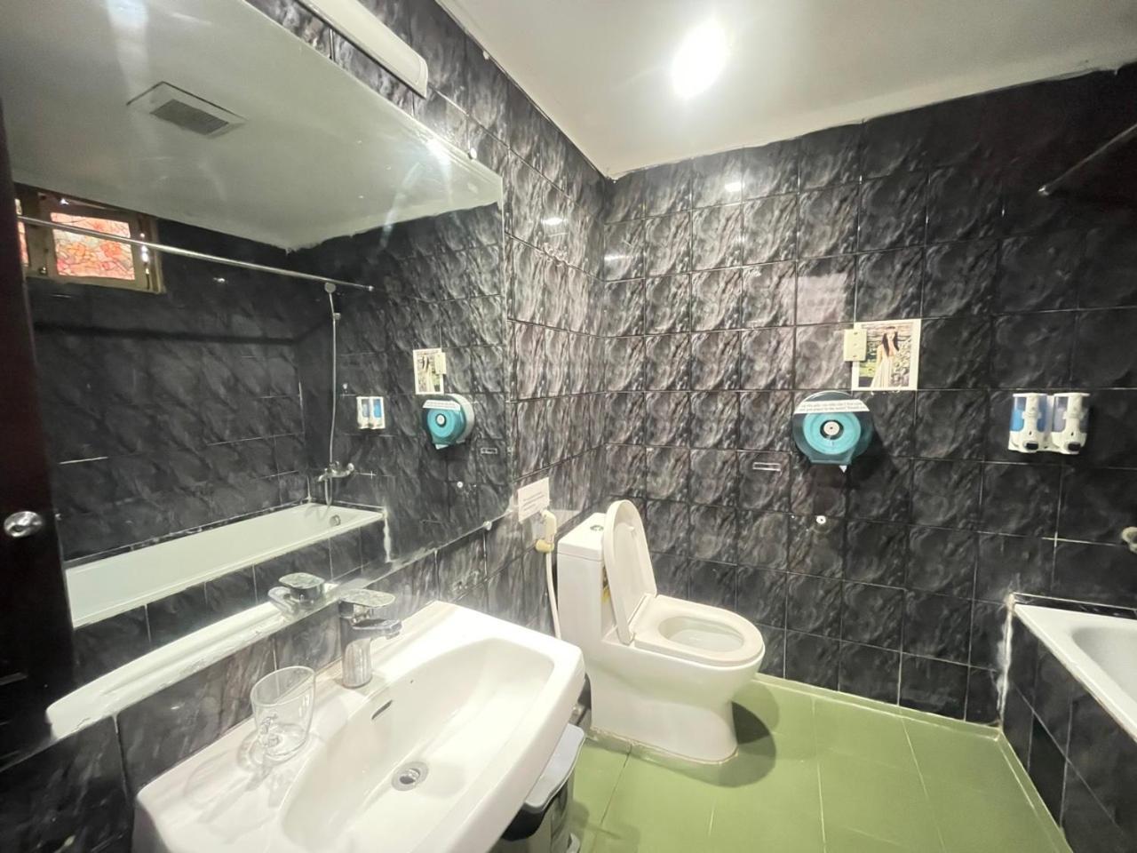 Il Divo Hostel & Spa ハノイ市 エクステリア 写真